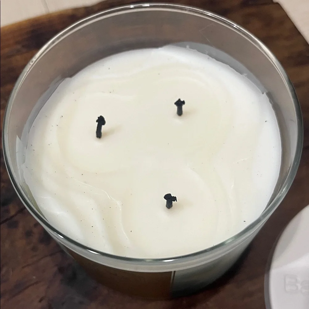 Bath & Body Works Aromatherapy Stress Relief Eucalyptus Spearmint 3 Wick Candle - Picture 4 of 7